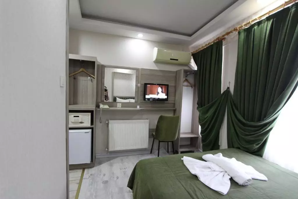 اتاق kaya madrid hotel